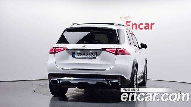 Mercedes-Benz GLE-Class 2023 — photo 4