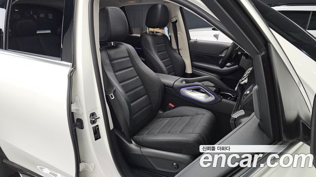 Mercedes-Benz GLE-Class 2023 — photo 13