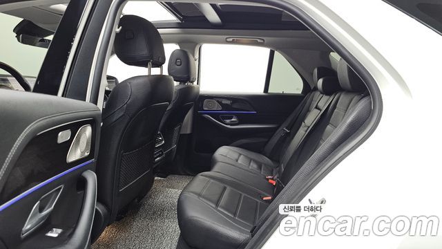 Mercedes-Benz GLE-Class 2023 — photo 18