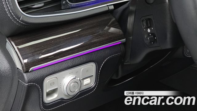 Mercedes-Benz GLE-Class 2023 — photo 20