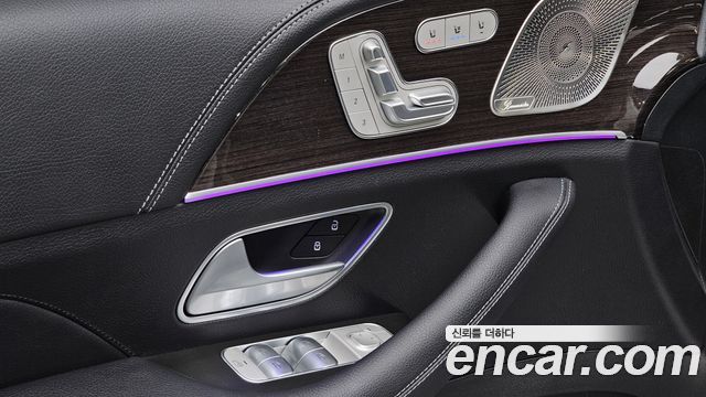 Mercedes-Benz GLE-Class 2023 — photo 23