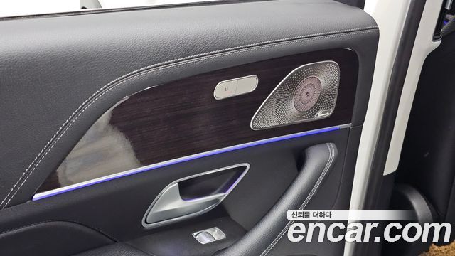 Mercedes-Benz GLE-Class 2023 — photo 24