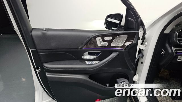 Mercedes-Benz GLE-Class 2023 — photo 14
