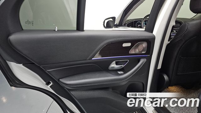 Mercedes-Benz GLE-Class 2023 — photo 15