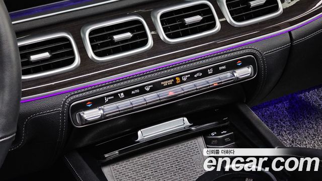 Mercedes-Benz GLE-Class 2023 — photo 32