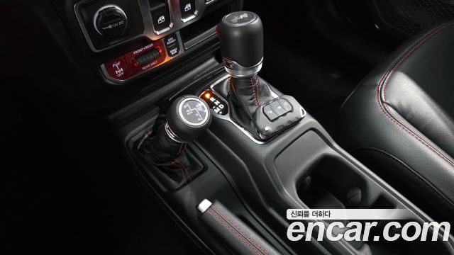 Jeep Wrangler 2023 — photo 12