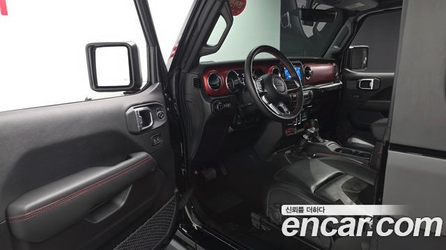 Jeep Wrangler 2023 — photo 13
