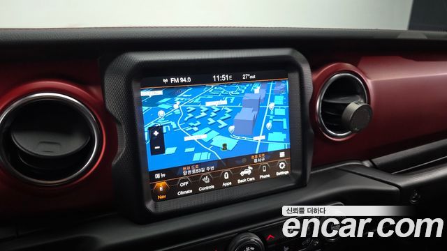Jeep Wrangler 2023 — photo 20