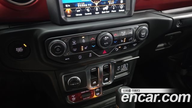 Jeep Wrangler 2023 — photo 22
