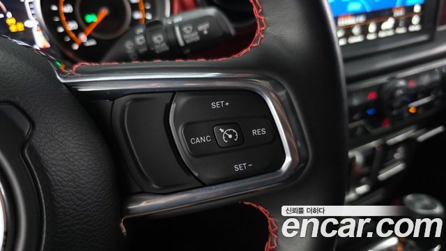Jeep Wrangler 2023 — photo 23