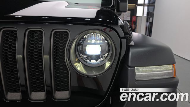Jeep Wrangler 2023 — photo 8