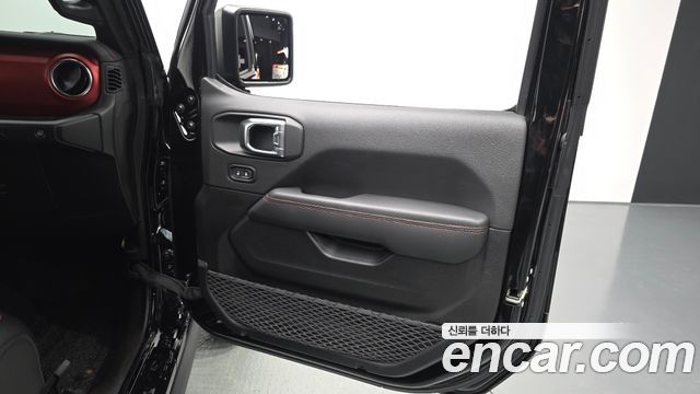 Jeep Wrangler 2023 — photo 14