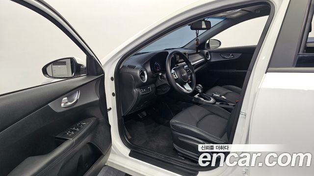 Kia K3 2023 — photo 13
