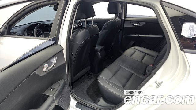 Kia K3 2023 — photo 18