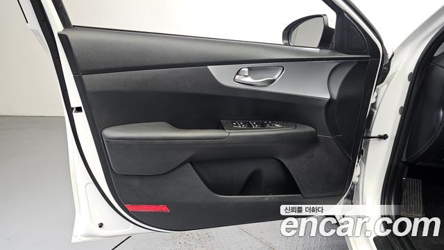 Kia K3 2023 — photo 14