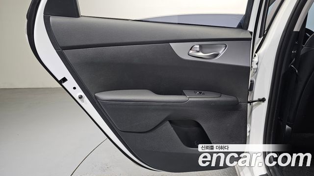 Kia K3 2023 — photo 15