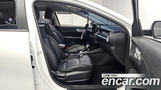 Kia K3 2023 — photo 16