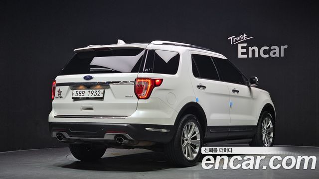 Ford Explorer 2019 — photo 2