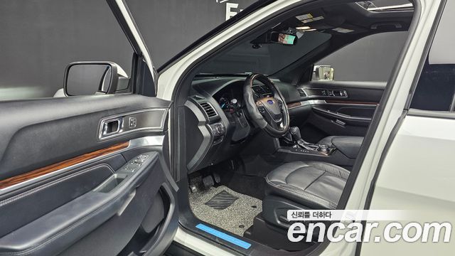 Ford Explorer 2019 — photo 10