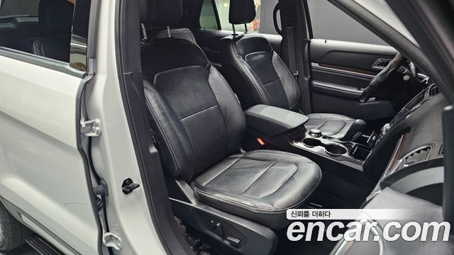 Ford Explorer 2019 — photo 11
