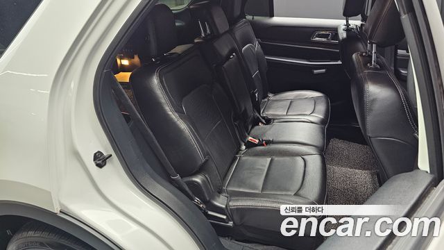 Ford Explorer 2019 — photo 12