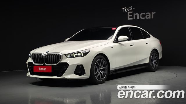 BMW 5-Series 2025 — photo 1