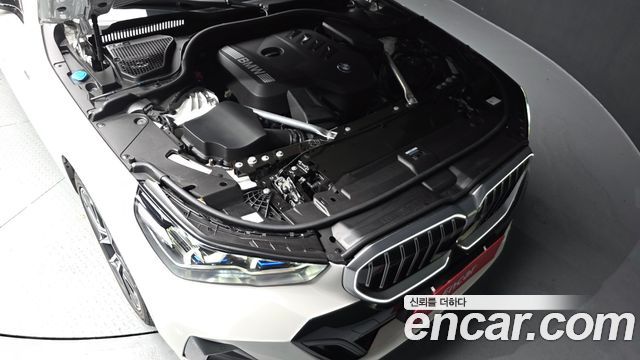 BMW 5-Series 2025 — photo 6