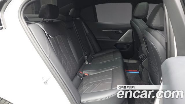 BMW 5-Series 2025 — photo 12