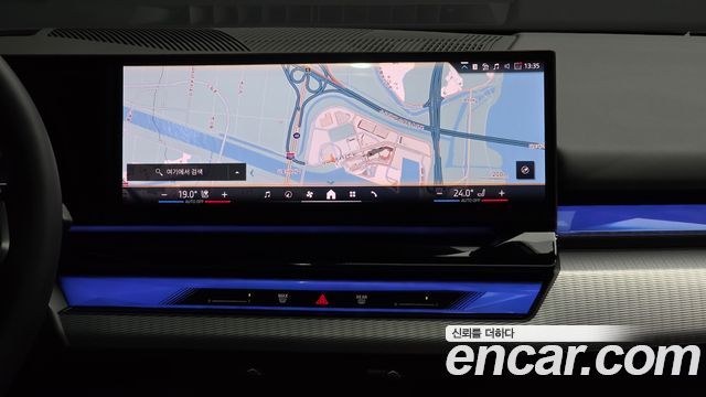 BMW 5-Series 2025 — photo 14