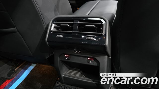 BMW 5-Series 2025 — photo 19