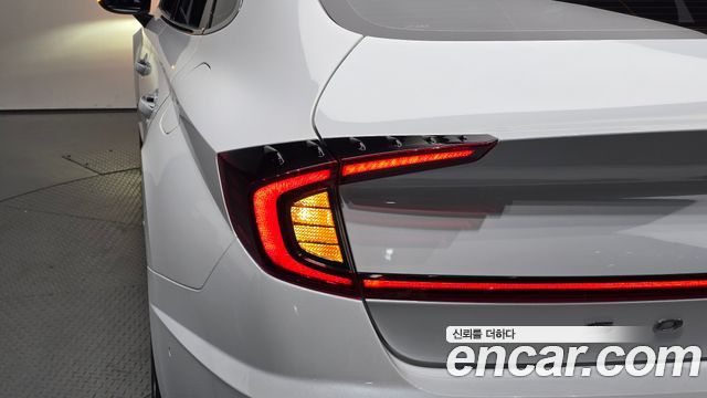 Hyundai Sonata 2022 — photo 9