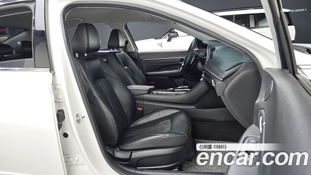 Hyundai Sonata 2022 — photo 16