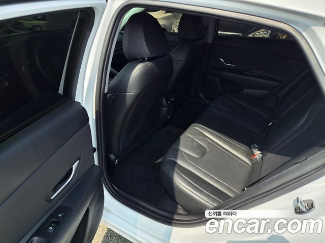 Hyundai AVANTE 2024 — photo 8