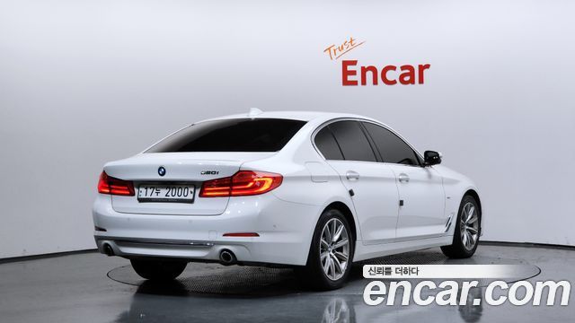 BMW 5-Series 2018 — photo 2