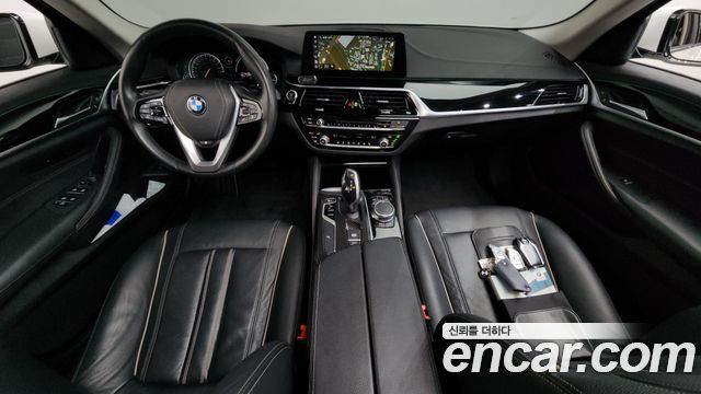 BMW 5-Series 2018 — photo 7