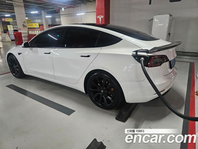 Tesla Model 3 2022 — photo 2