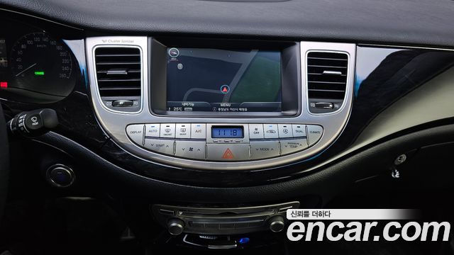 Hyundai Genesis 2013 — photo 19