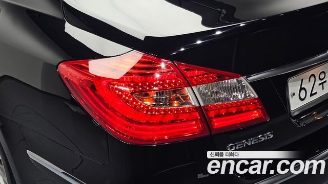 Hyundai Genesis 2013 — photo 9