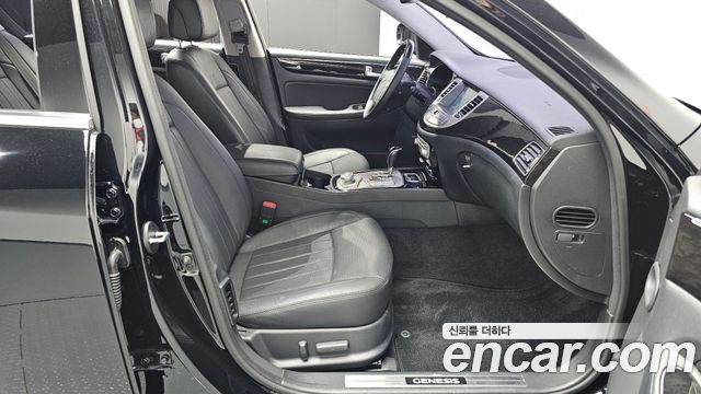 Hyundai Genesis 2013 — photo 16