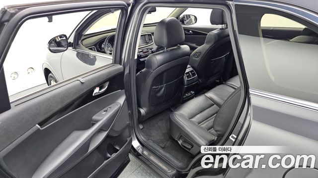 Kia Sorento 2018 — photo 24