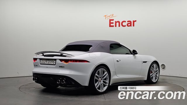 Jaguar F-TYPE 2016 — photo 2