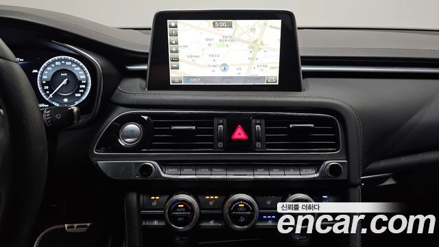 Genesis G70 2019 — photo 14