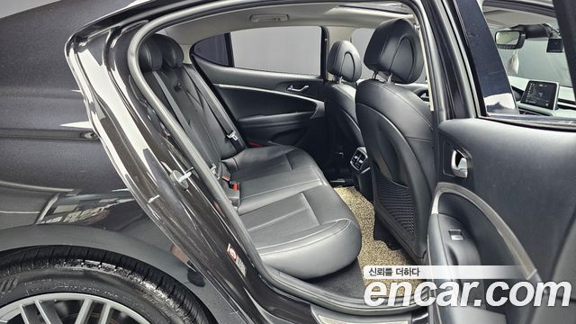 Genesis G70 2018 — photo 12