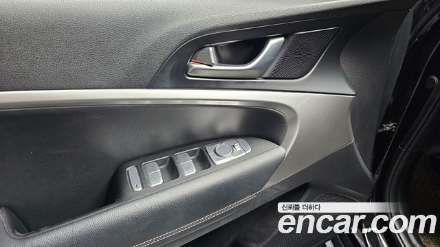 Genesis G70 2018 — photo 16