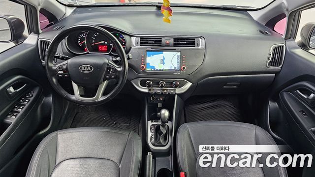Kia pride 2015 — photo 10
