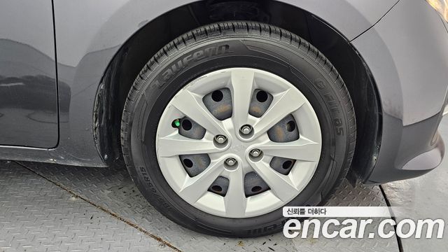 Kia pride 2015 — photo 7