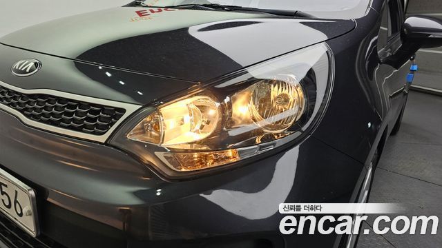 Kia pride 2015 — photo 8