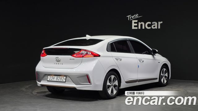 Hyundai Ioniq 2017 — photo 2