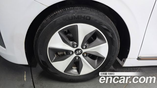 Hyundai Ioniq 2017 — photo 5