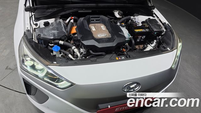 Hyundai Ioniq 2017 — photo 6
